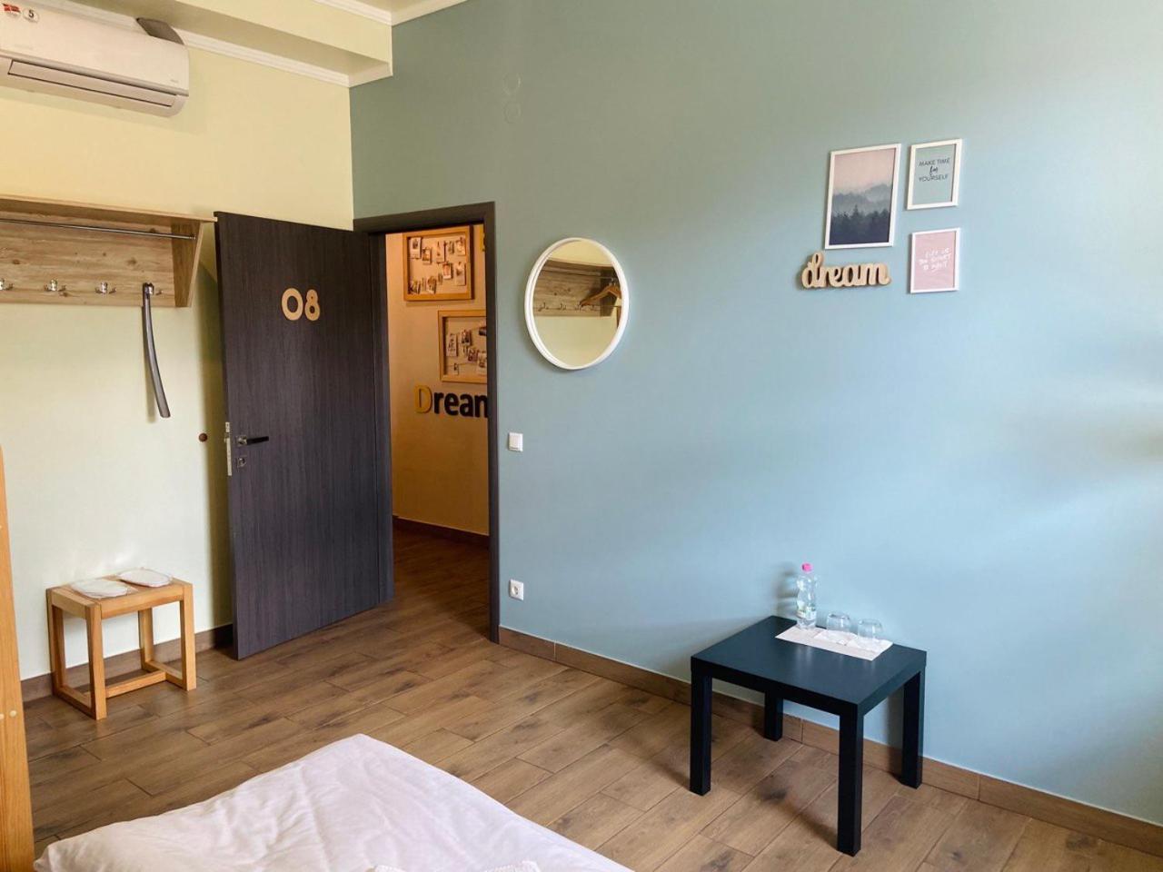 Dream Hostel Khmelnytskyi Exteriör bild