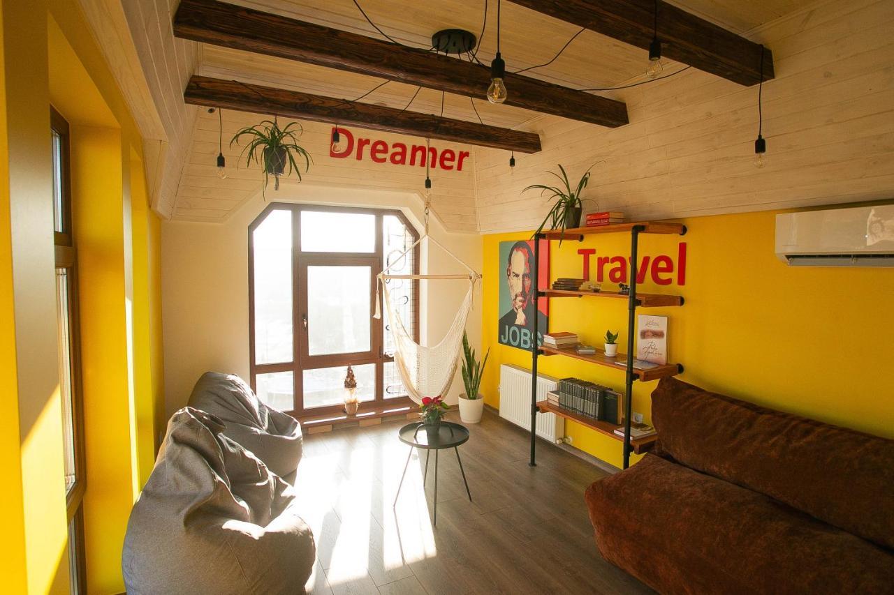 Dream Hostel Khmelnytskyi Exteriör bild