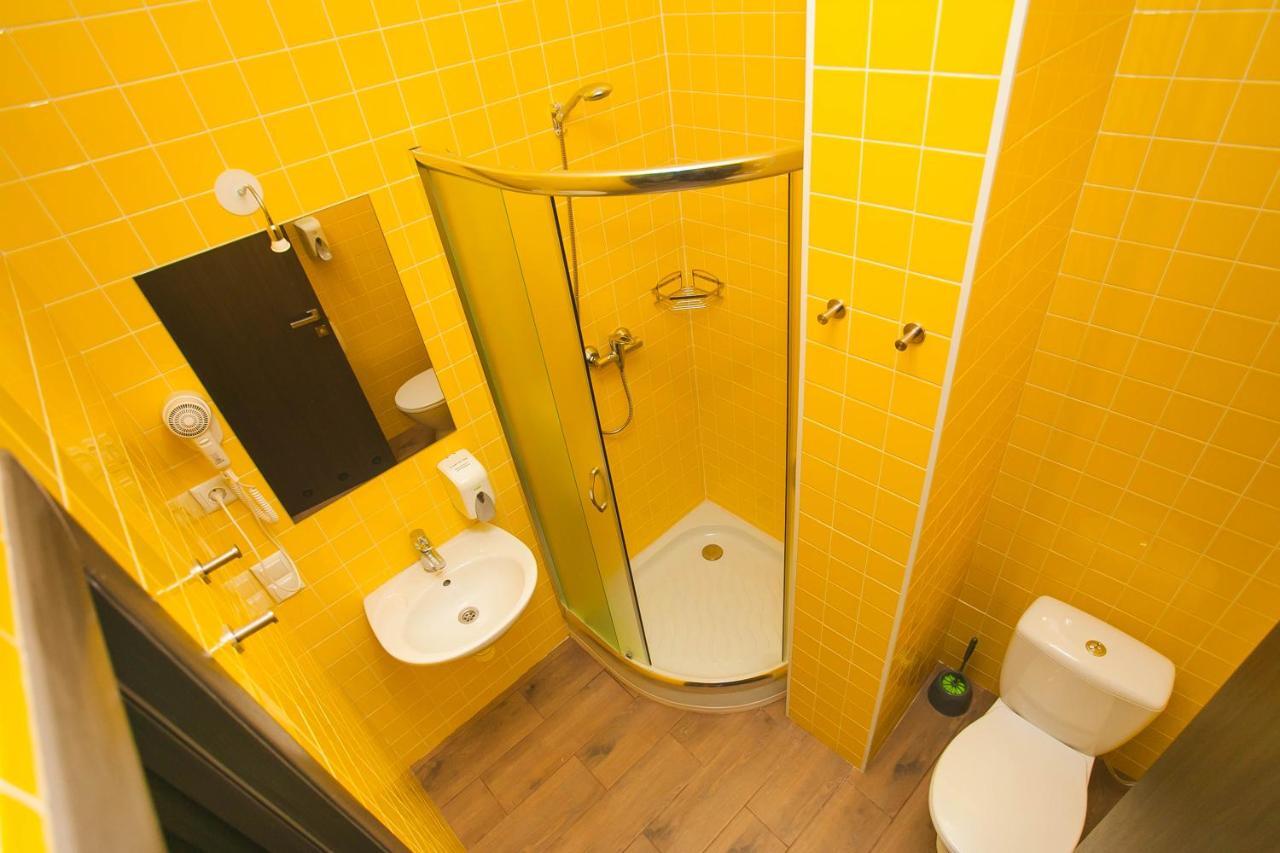 Dream Hostel Khmelnytskyi Exteriör bild