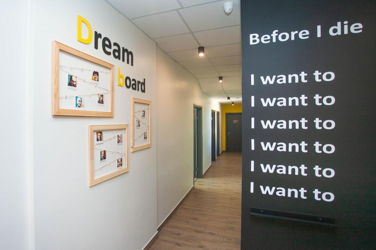Dream Hostel Khmelnytskyi Exteriör bild